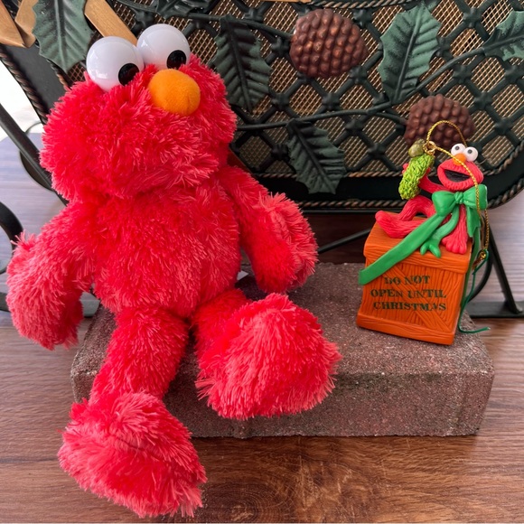 Elmo from Sesame Street Christmas ornament Added extra is small plush of Elmo - Picture 1 of 6